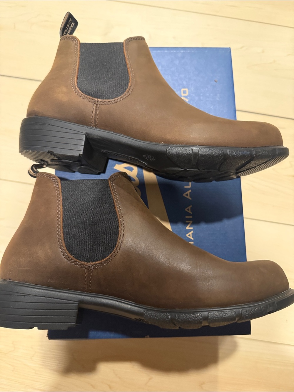 Blundstone Black Chelsea Boots - Stamped Sole Detail - Picture 4 of 10